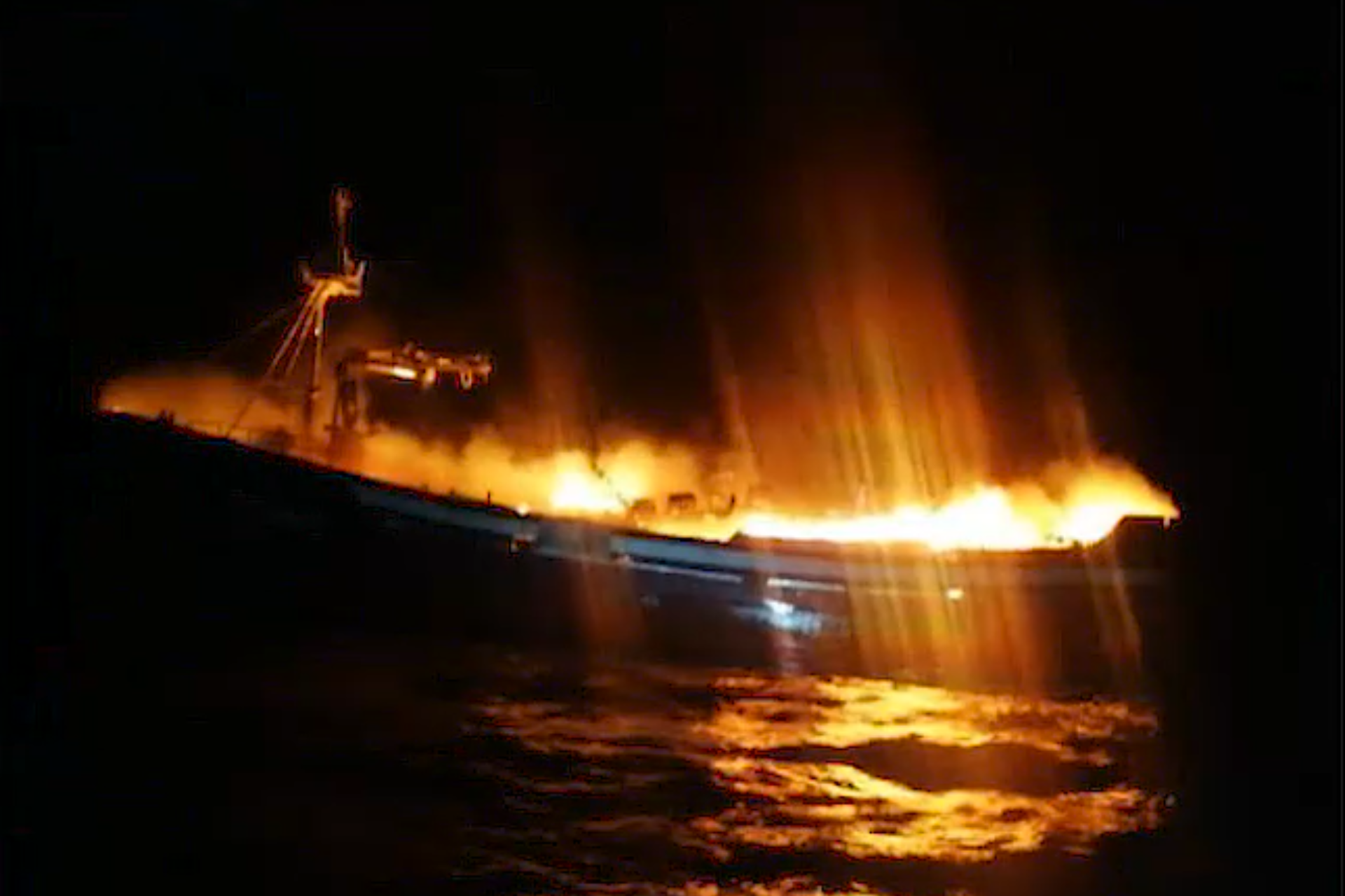 Incendio del pesquero SIEMPRE AL ALBA